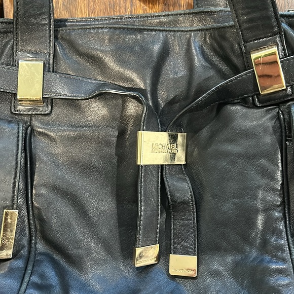 Michael Kors Bucket Bag - Picture 2 of 9